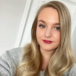 Meet your Posher, Nakisha